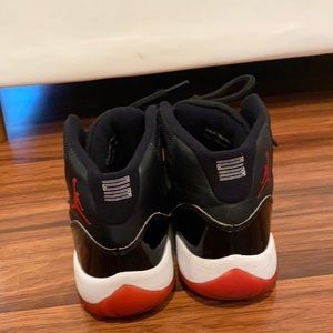 Air Jordan 12 Bred